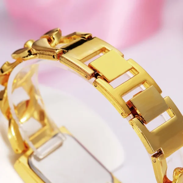 S8da528009afc4575a1e8a8d0aa21daf7K.webp UTHAI Watch Women Square Diamond Inlaid Square Light Luxury Fashion Quartz Watches Metal Female Bracelet Wristwatch Girl Clock